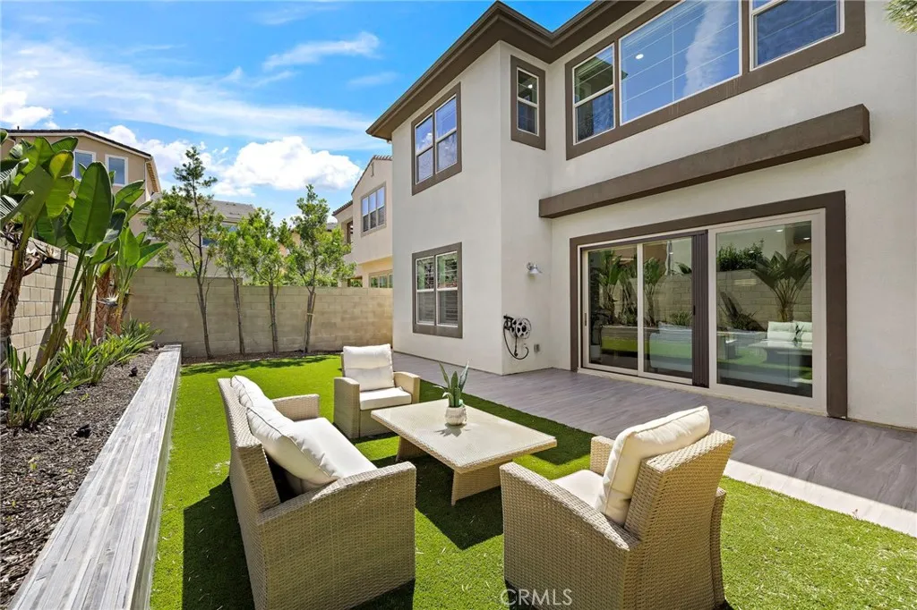 Additional image 96 of 53 Lunar, Irvine, CA 92618