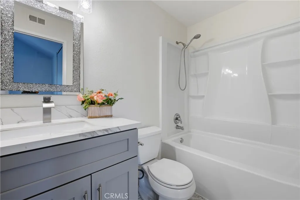 Additional image 63 of 403 S Newhope unit C St, Santa Ana, CA 92704