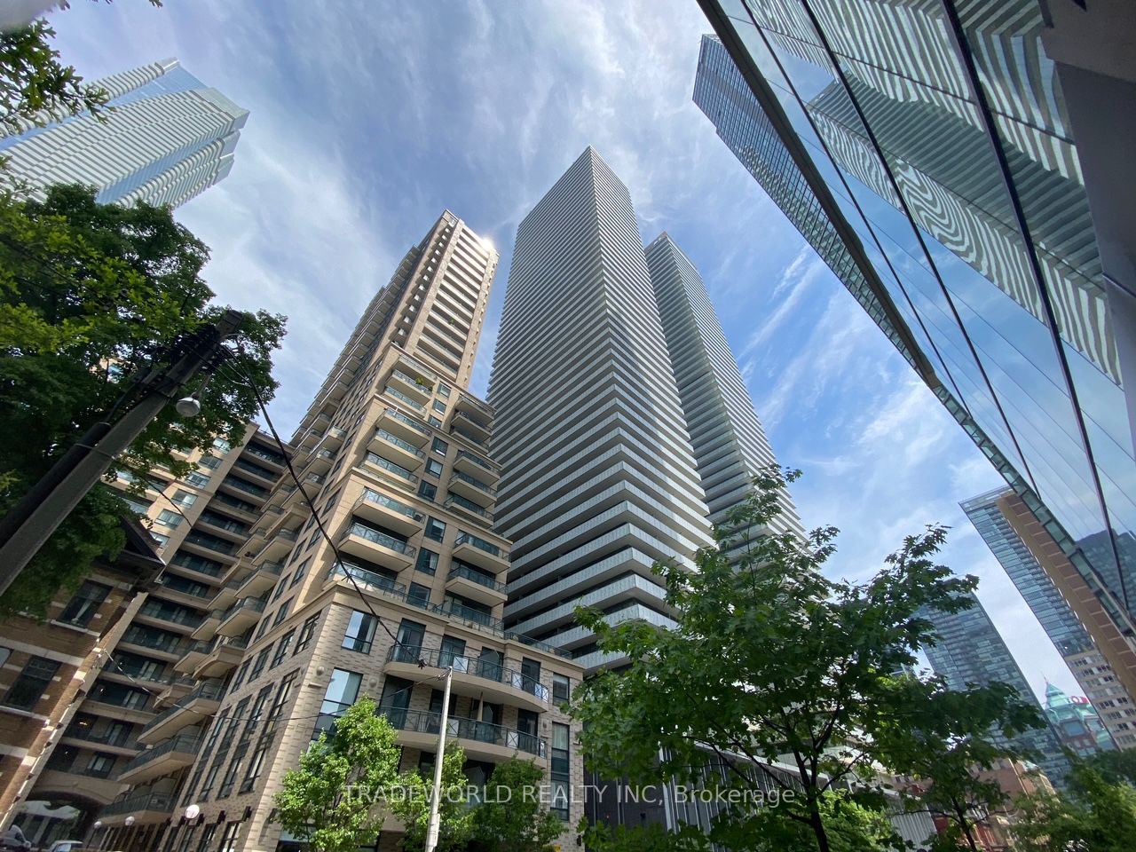 1205-42 Charles Street E, Toronto, ON, M4Y 0B7