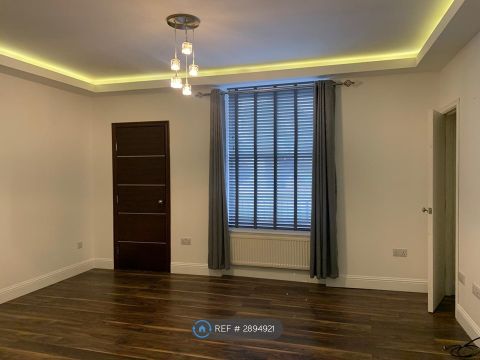 Inverurie Road, Bucksburn, Aberdeen AB21