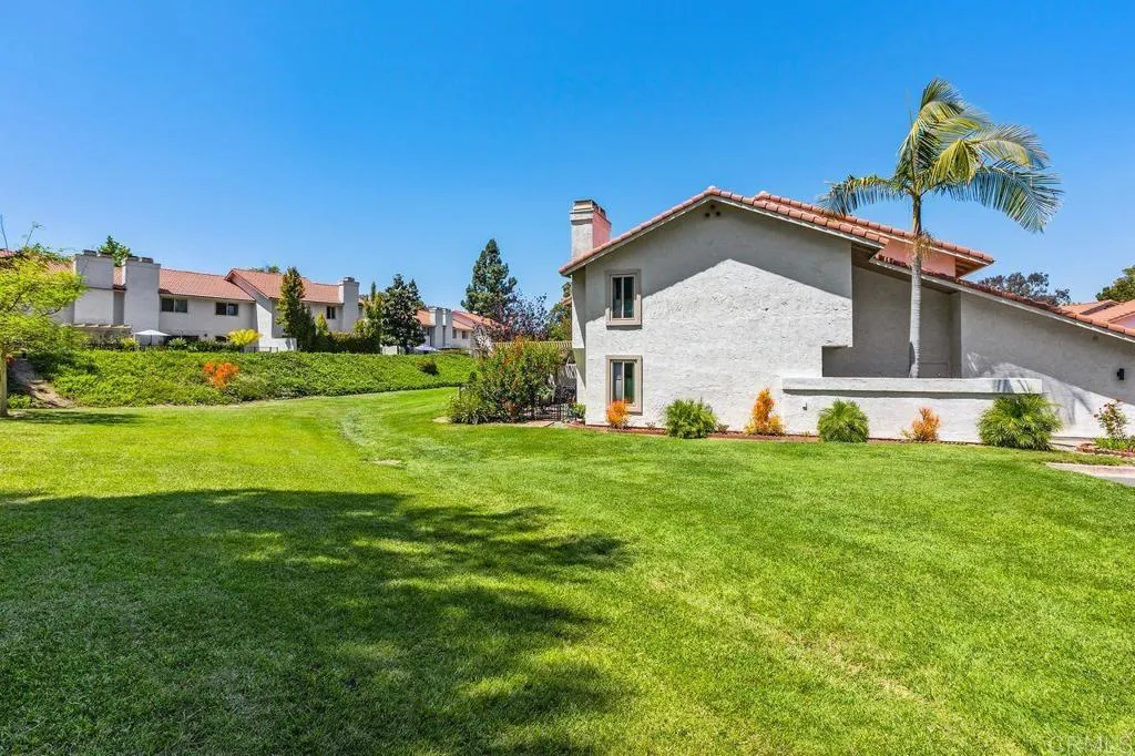 6551 Calle Valperizo, Carlsbad, CA 92009