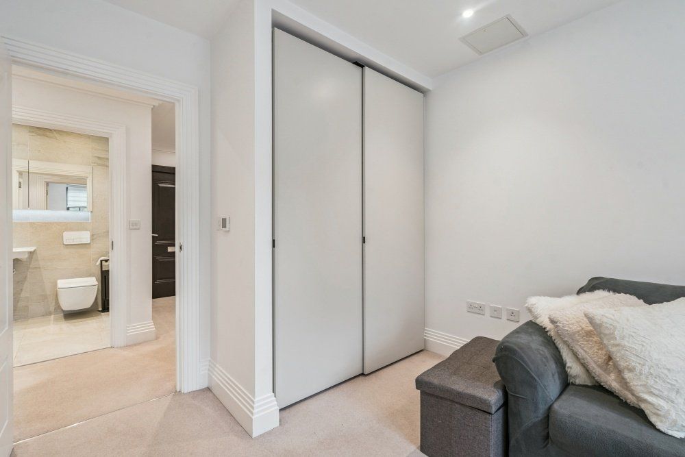 Additional image 11 of 2 bed flat for saleGlen Island, Taplow, Maidenhead, Buckinghamshire SL6
