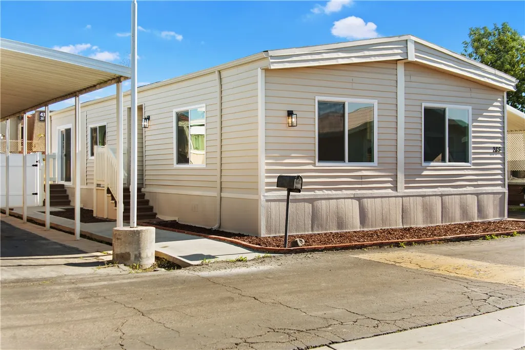 9080 Bloomfield Ave, Cypress, CA 90630