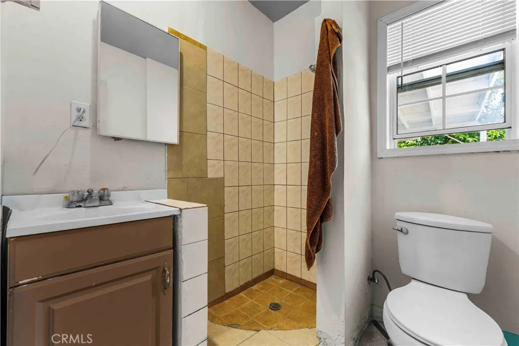 Additional image 74 of 1508 E Queensdale St, Compton, CA 90221