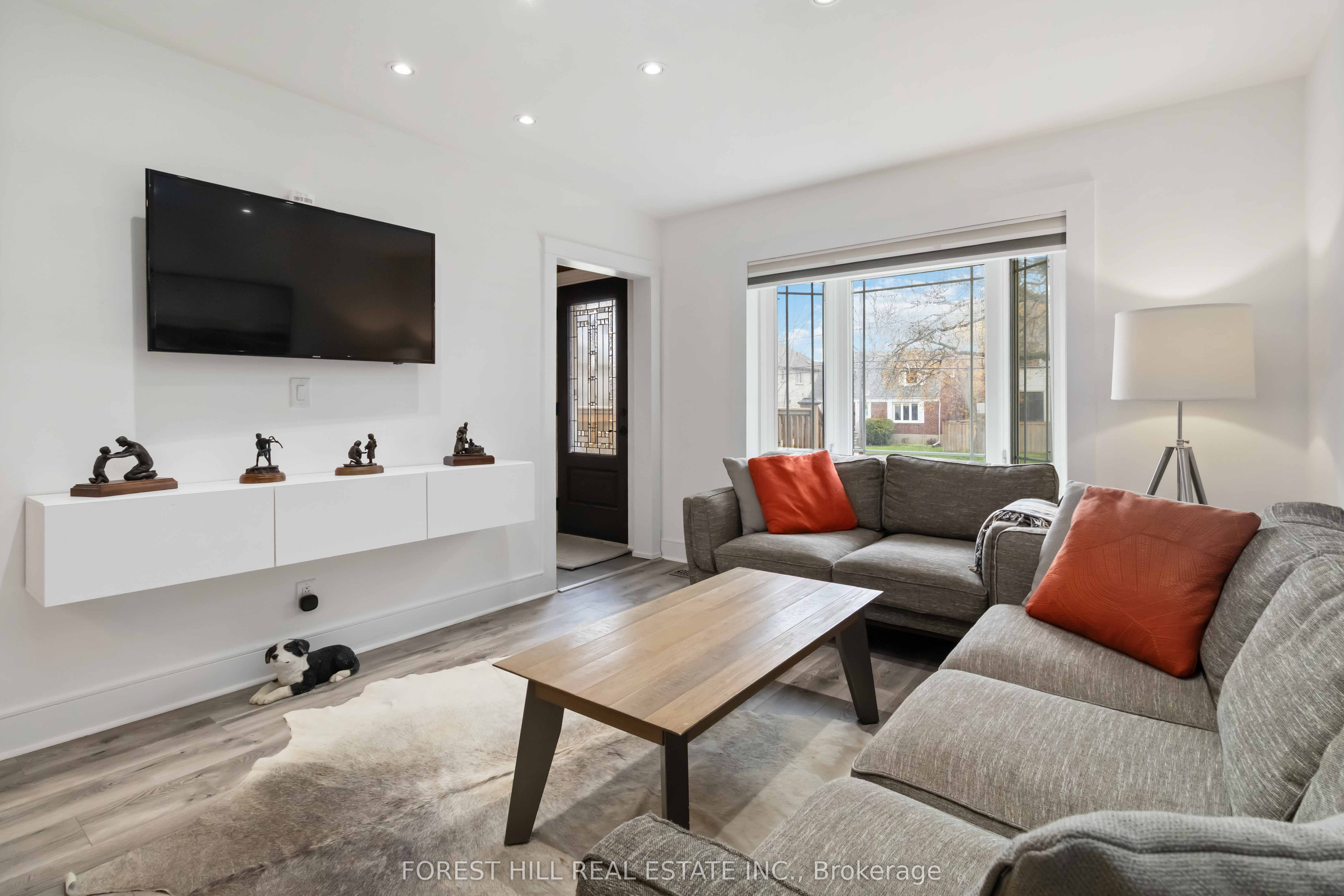 Additional image 2 of 310 Senlac Road, Toronto, ON, M2R 1R1