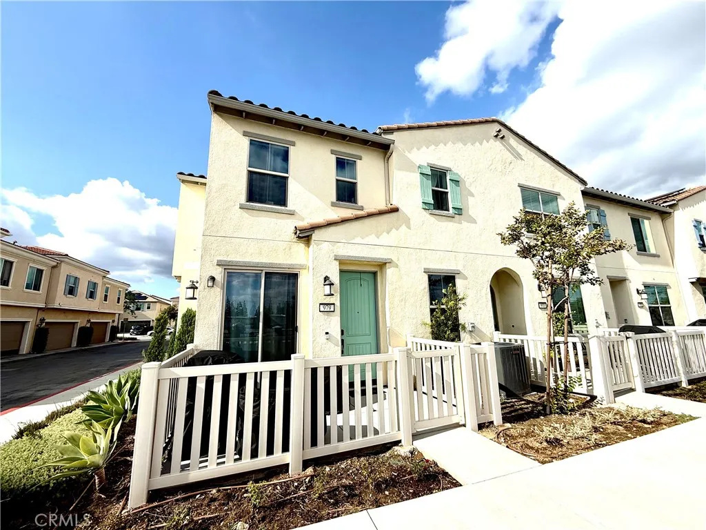 Additional image 17 of 979 W Clover Ave, Rialto, CA 92376