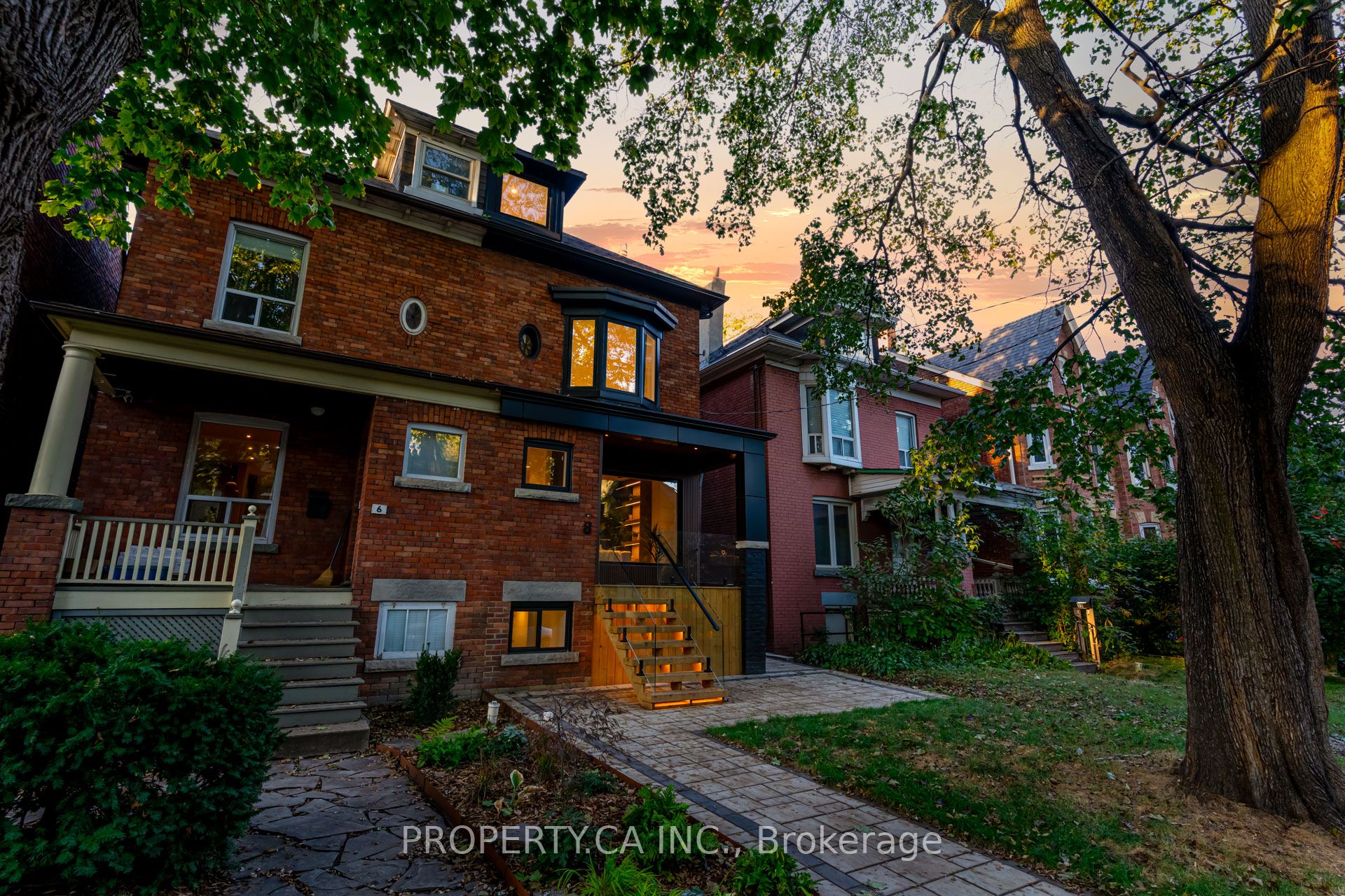 Lower-8 First Avenue, Toronto, ON, M4M 1W8