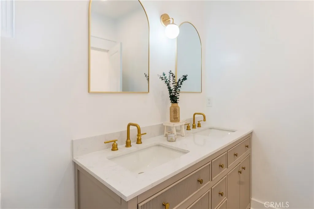 Additional image 92 of 3890 S Harvard Boulevard, Los Angeles, CA 90062