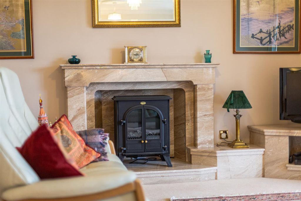 Additional image 28 of 3 bed flat for salePocketts Wharf, Marina, Swansea SA1