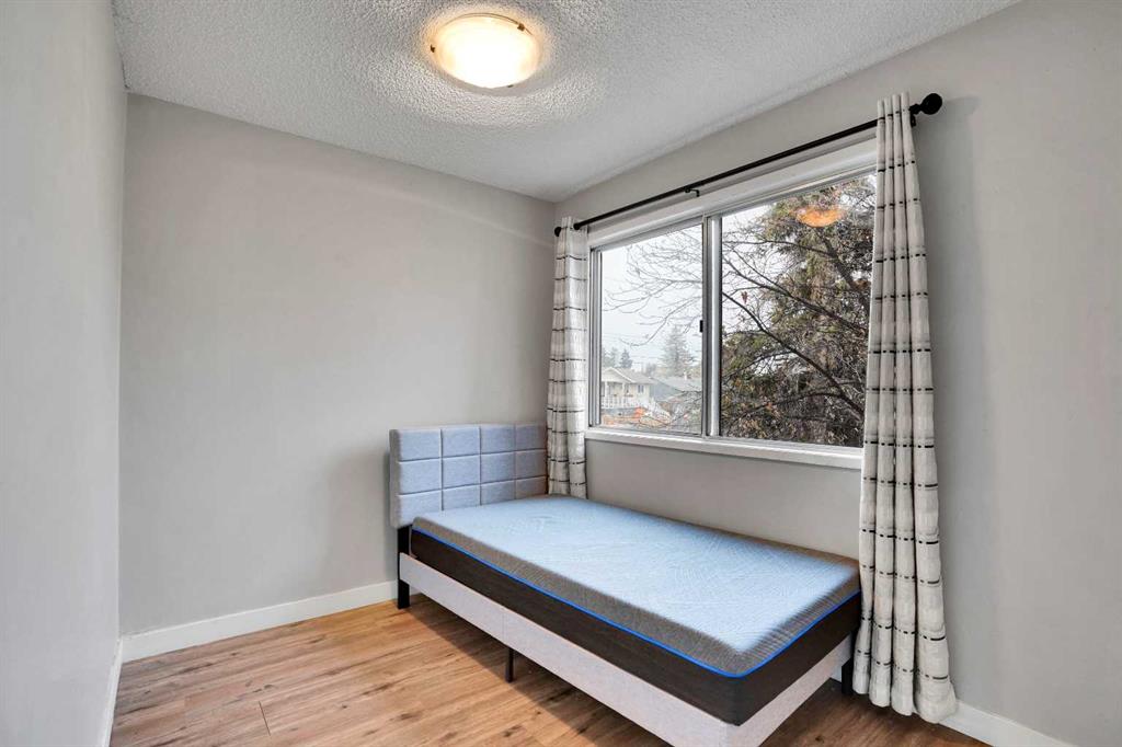 Additional image 5 of 52 Pennsburg Way SE, Calgary, AB, T2A 2J5