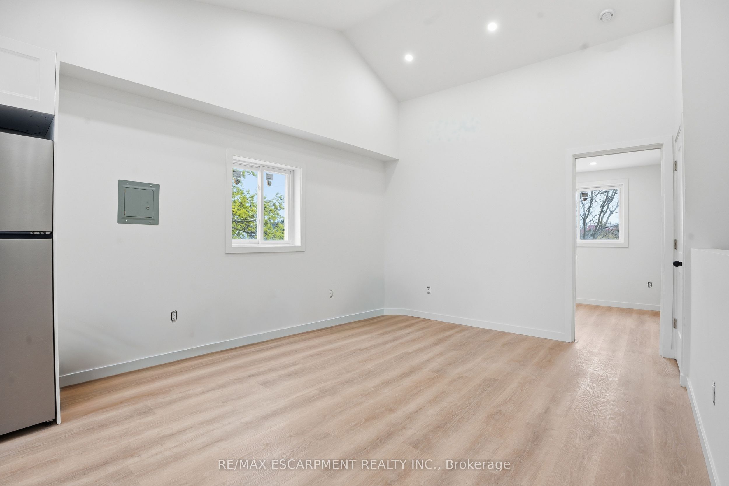 Additional image 5 of 1049 Glencairn Avenue, Toronto, ON, M6B 2B1