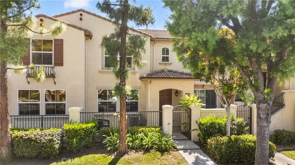 76 Trailing Vine, Irvine, CA 92602 photo 2