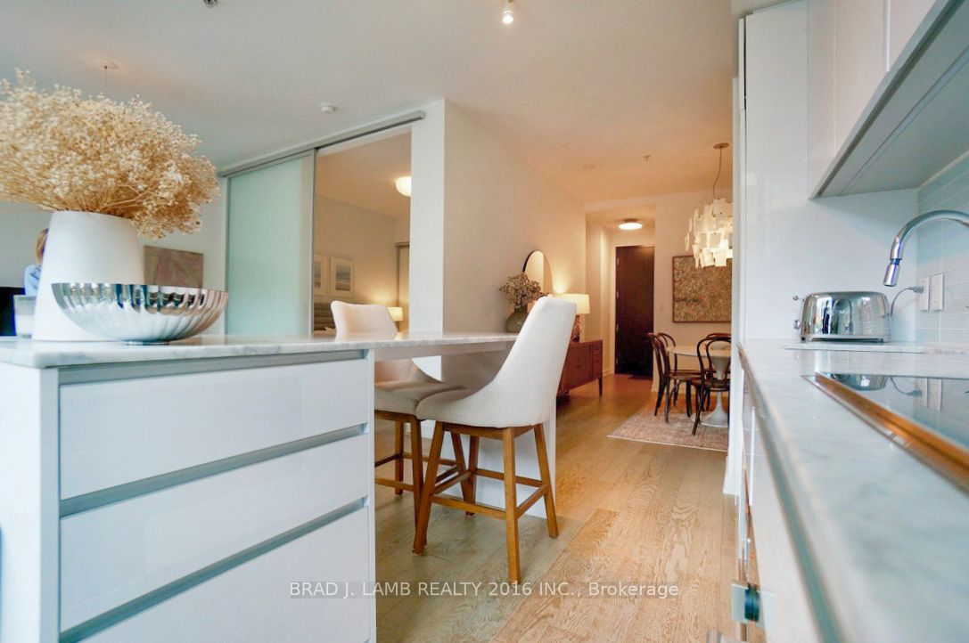 Additional image 5 of 102-377 Madison Avenue W, Toronto, ON, M4V 3E1