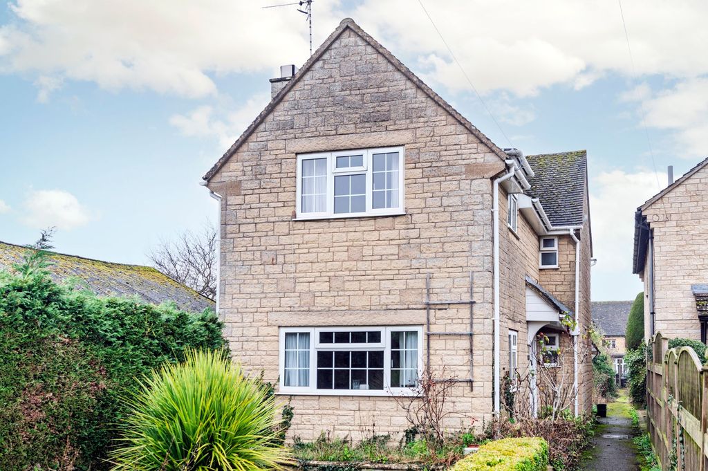 3 bed detached house for saleHospital Road, Moreton-In-Marsh GL56