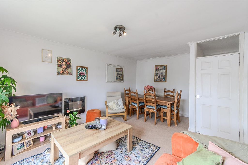 Additional image 2 of 2 bed flat for salePontypridd Road, Barry CF62