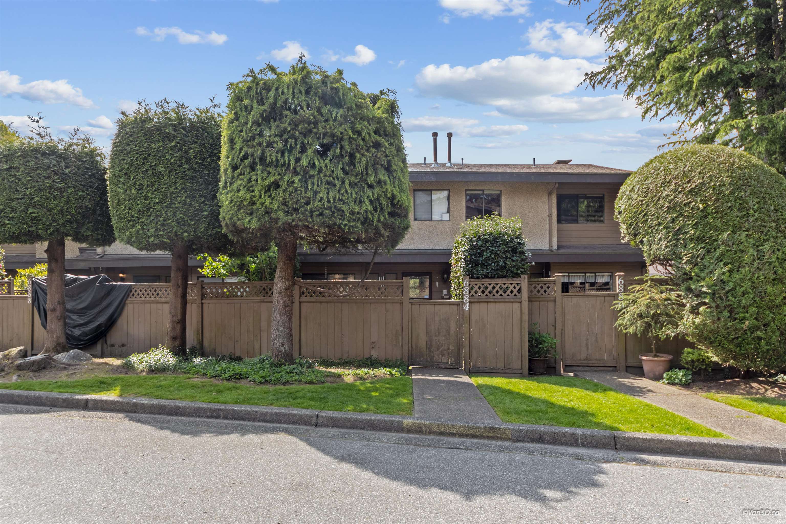 Additional image 4 of 6884 Bromley Court, Burnaby, BC, V5B 4R4