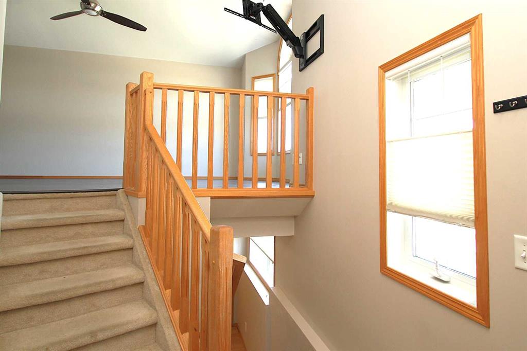 Additional image 4 of 188 Deschner Close, Red Deer, AB, T4R 3C3