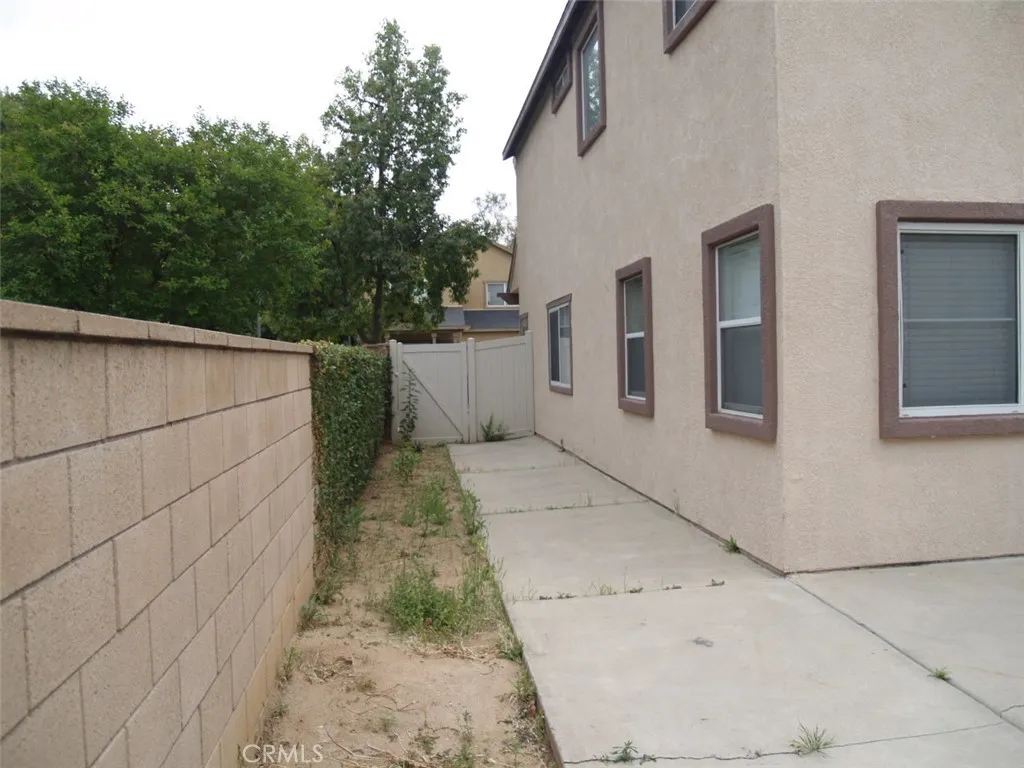 8525 Melosa Way, Riverside, CA 92504 photo 4