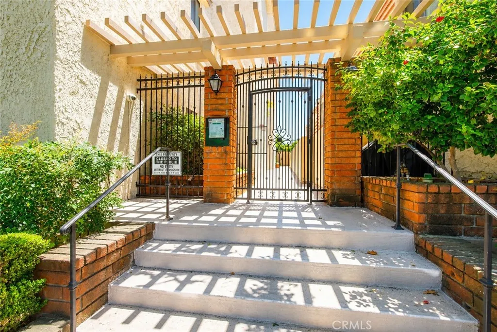 Additional image 62 of 10470 Riverside Dr Unit 102, Toluca Lake, CA 91602