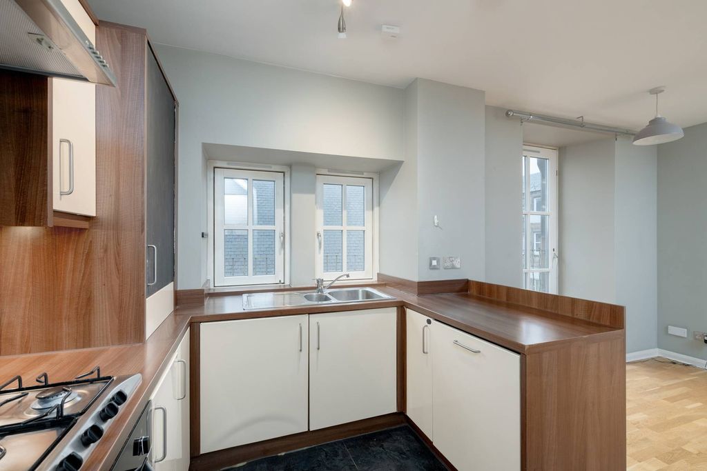 Additional image 10 of 3 bed flat for sale35/7 Rodney Street, Canonmills, Edinburgh EH7