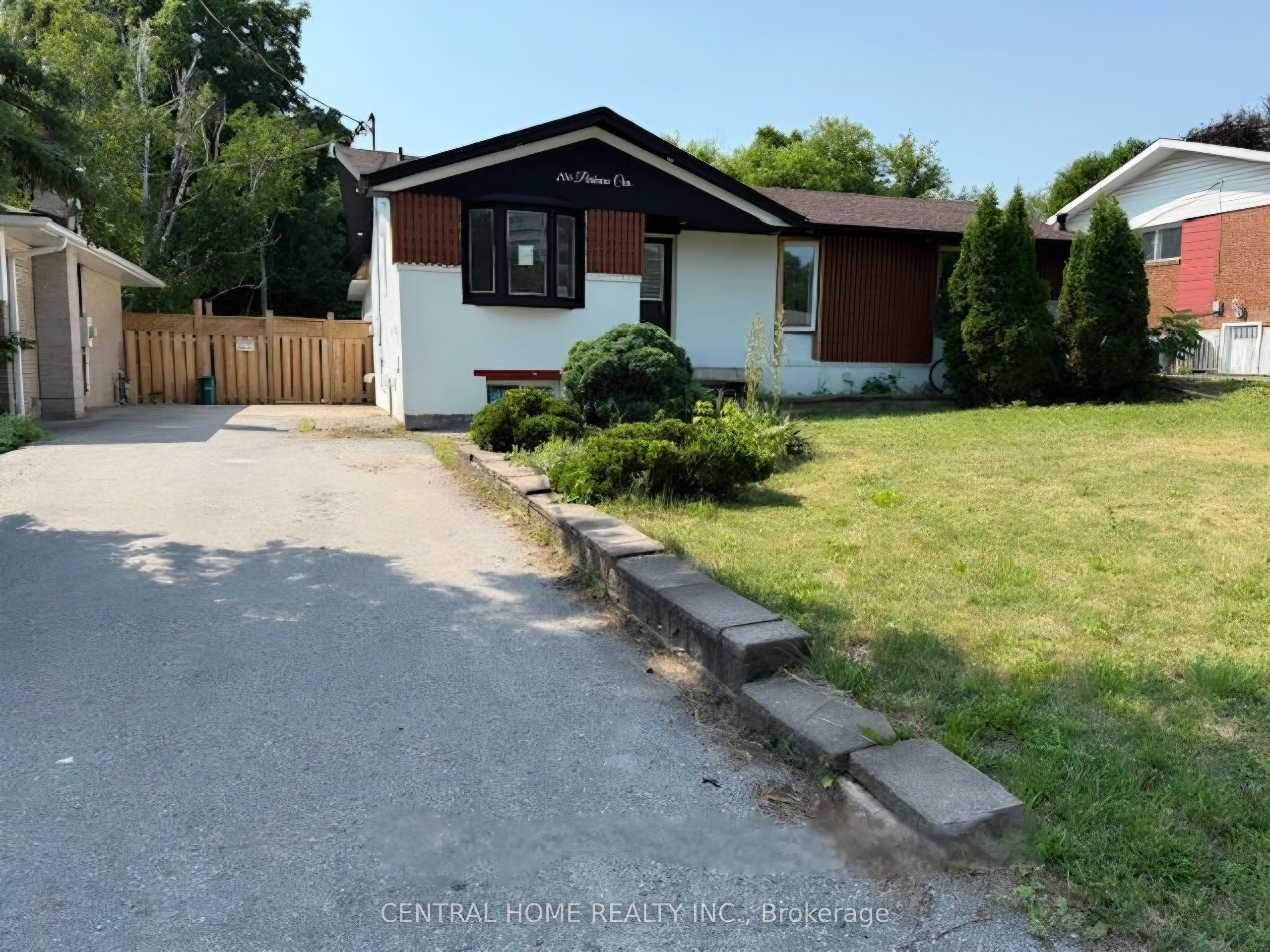 Additional image 2 of 206 Parkview Crescent, Newmarket, ON, L3Y 2C8