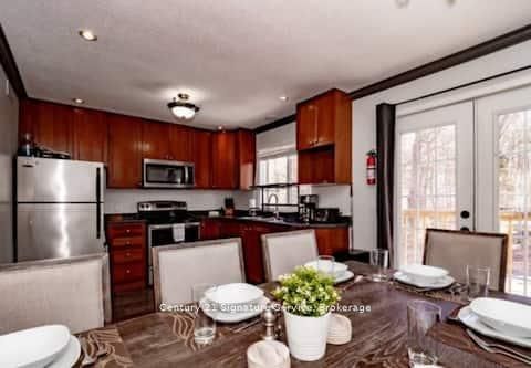 Additional image 4 of 879 Stephenson Road E, Huntsville, ON, P0B 1L0
