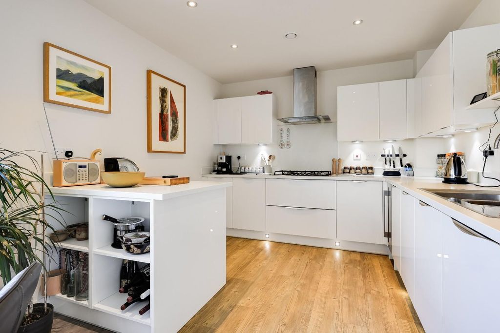 Additional image 7 of 3 bed flat for saleRenard Way, Trumpington, Cambridge CB2