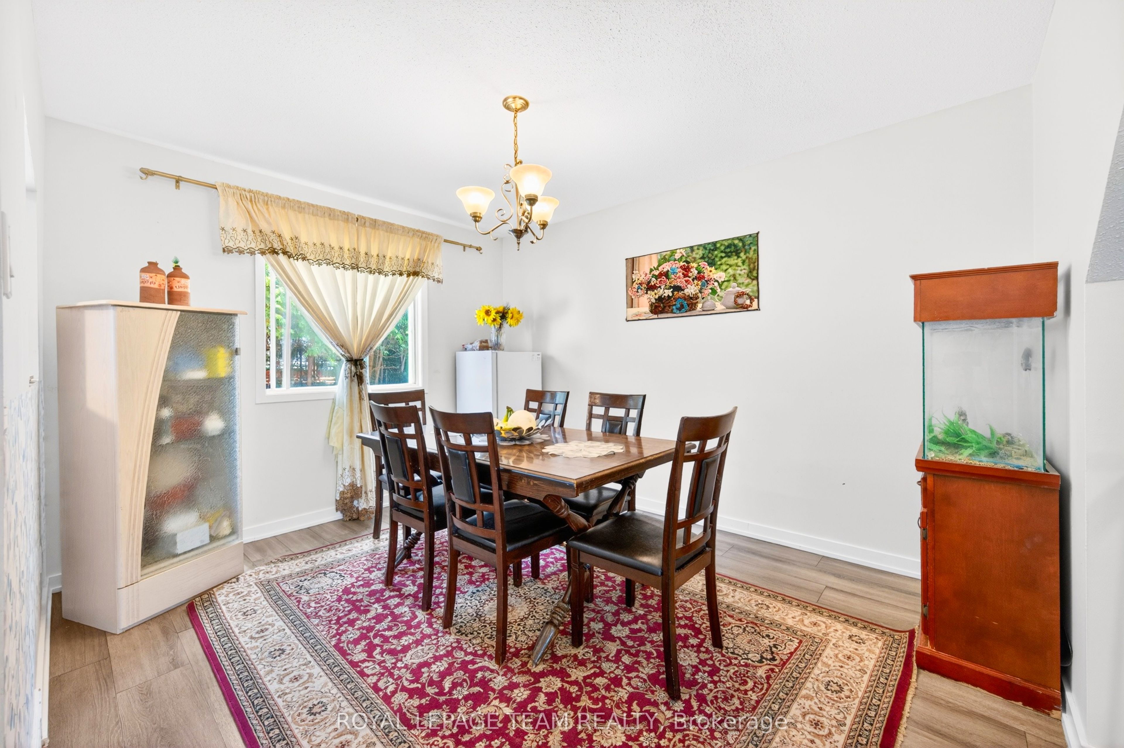 Additional image 5 of 1631 Saxony Crescent, Ottawa, ON, K1B 5K8