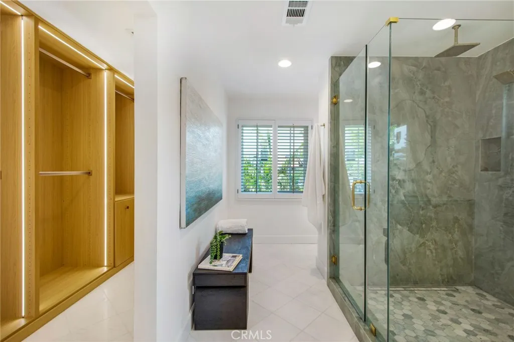 Additional image 82 of 305 Robinhood Ln, Costa Mesa, CA 92627