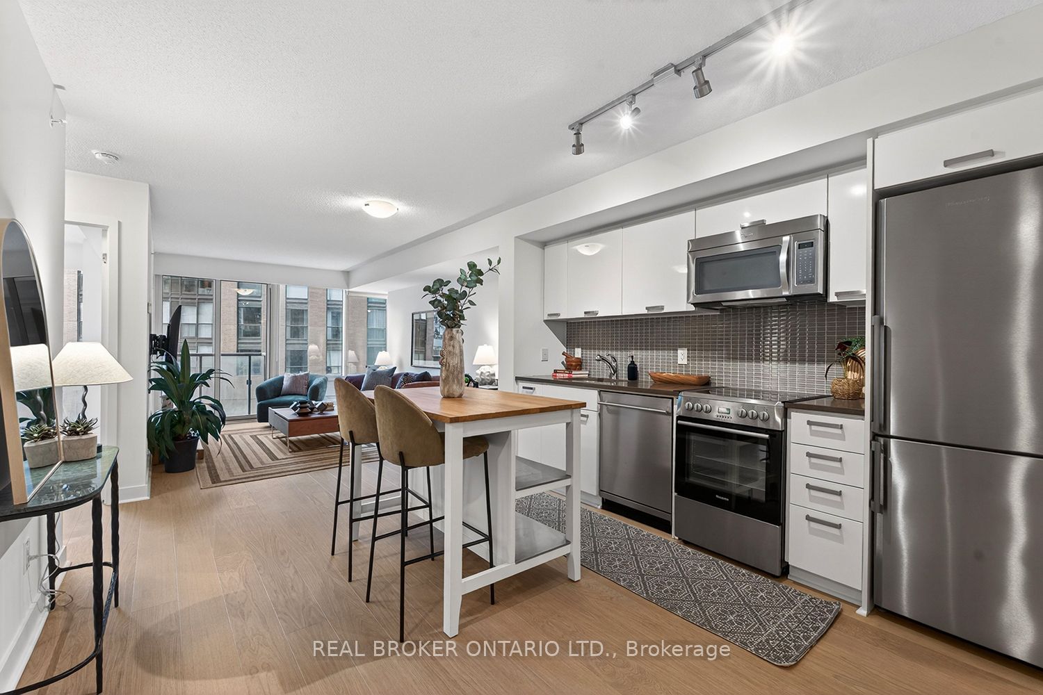 Additional image 4 of 306-295 Adelaide Street W, Toronto, ON, M5V 0L4