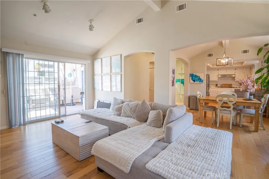 Additional image 3 of 2517 Rockefeller Ln Unit B, Redondo Beach, CA 90278