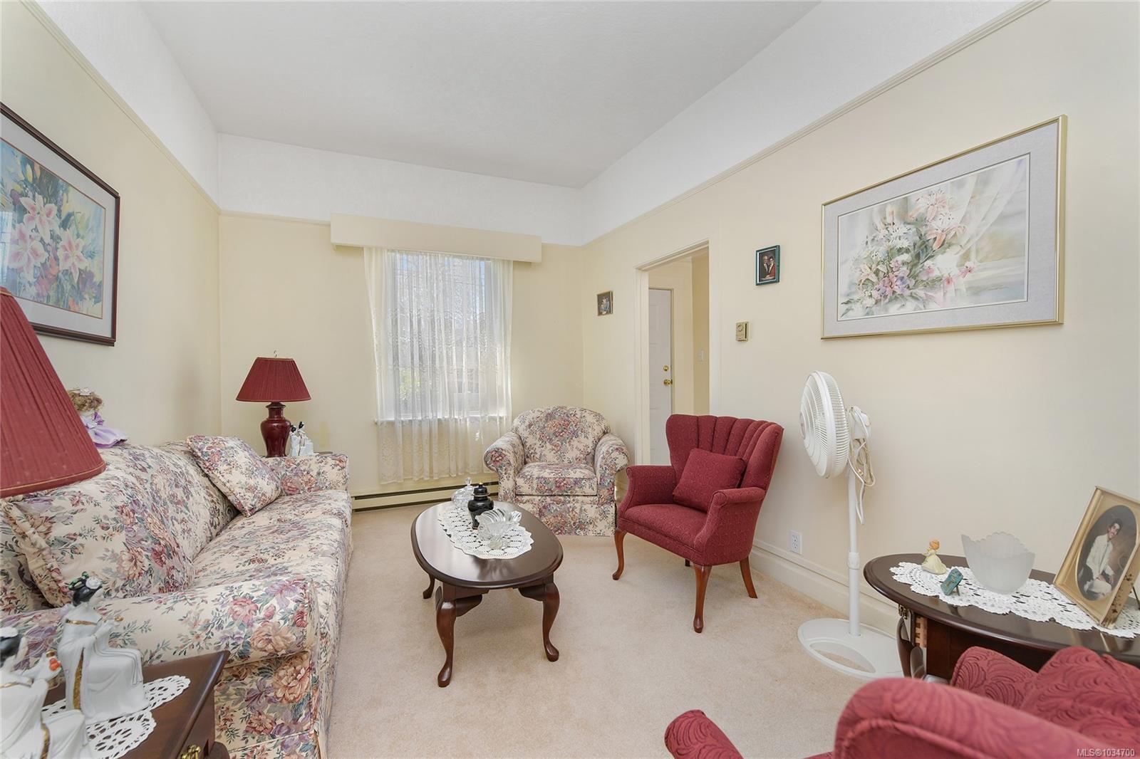 1701 Stanley Avenue, Victoria, BC, V8R 3X1 photo 4