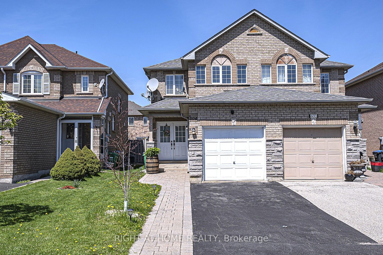 604 Summer Park Crescent, Mississauga, ON, L5B 4E9