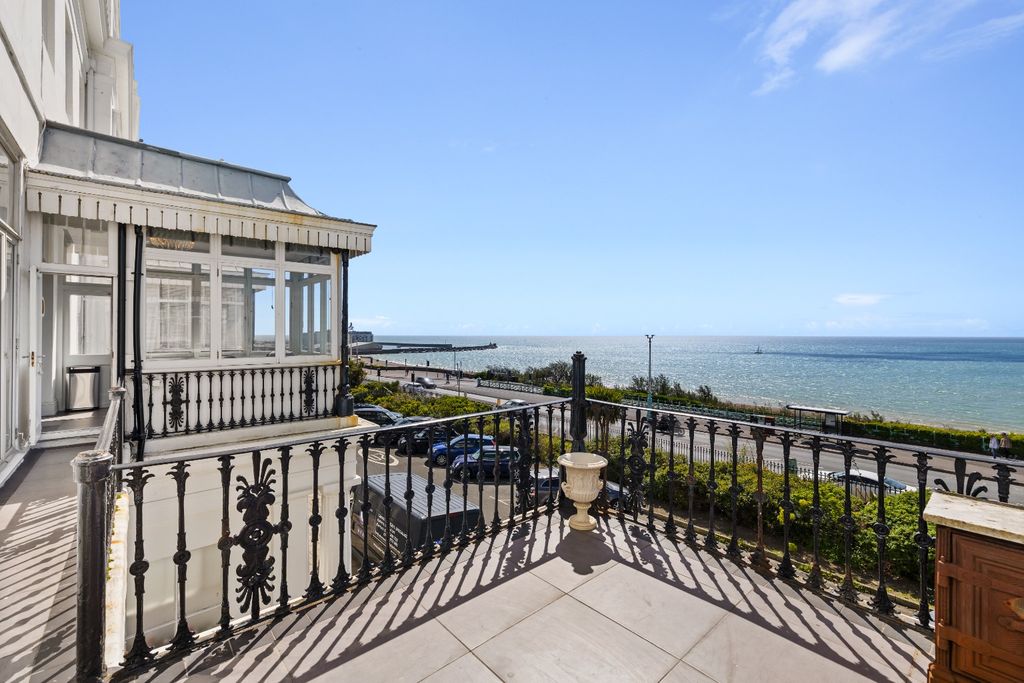 Additional image 9 of 3 bed flat for saleChichester Terrace, Brighton, East Sussex BN2