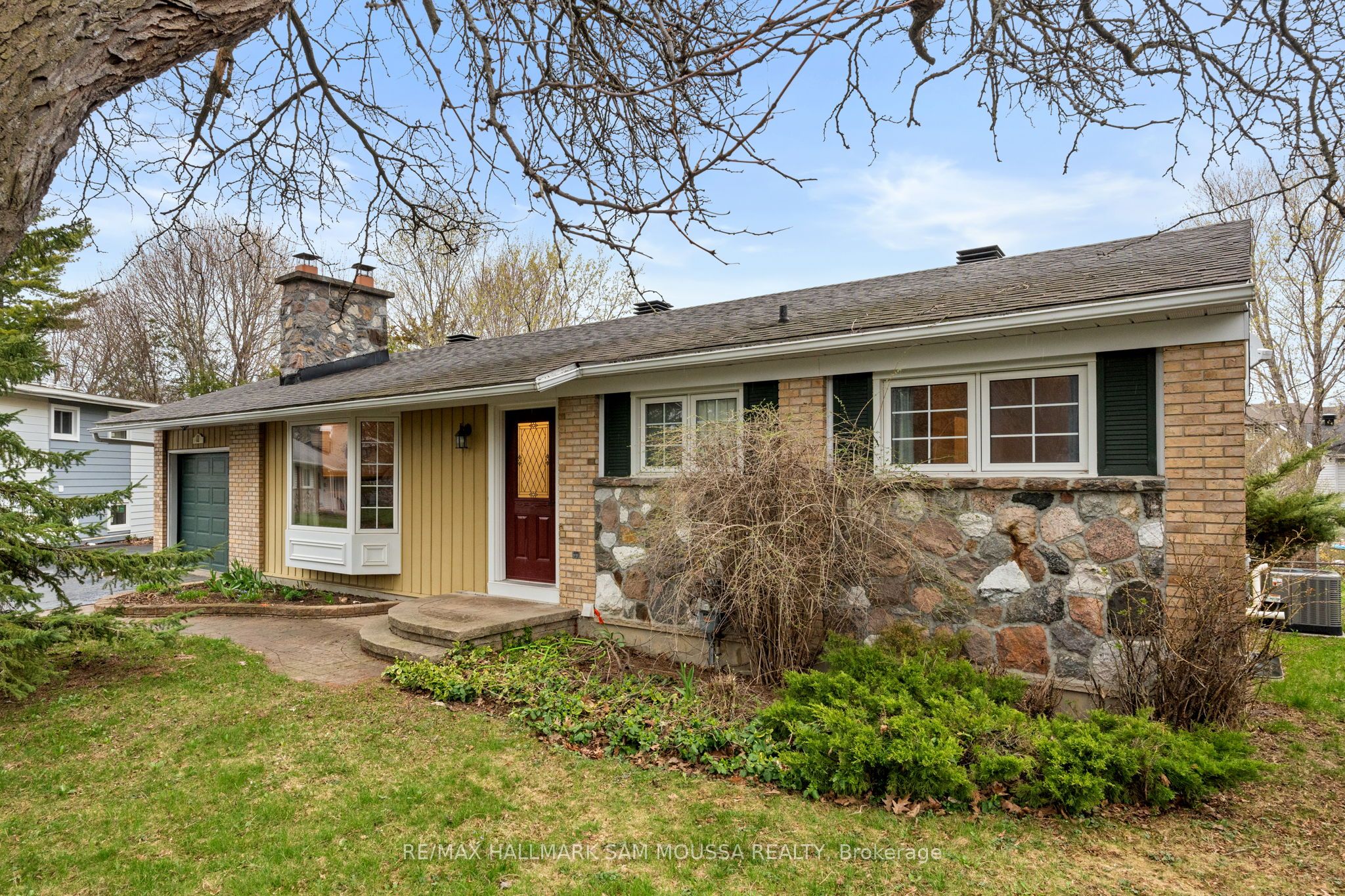 Additional image 2 of 11 Springdale Crescent, Ottawa, ON, K2H 5T7