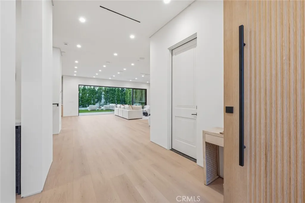 Additional image 7 of 19141 Erwin St, Tarzana, CA 91335