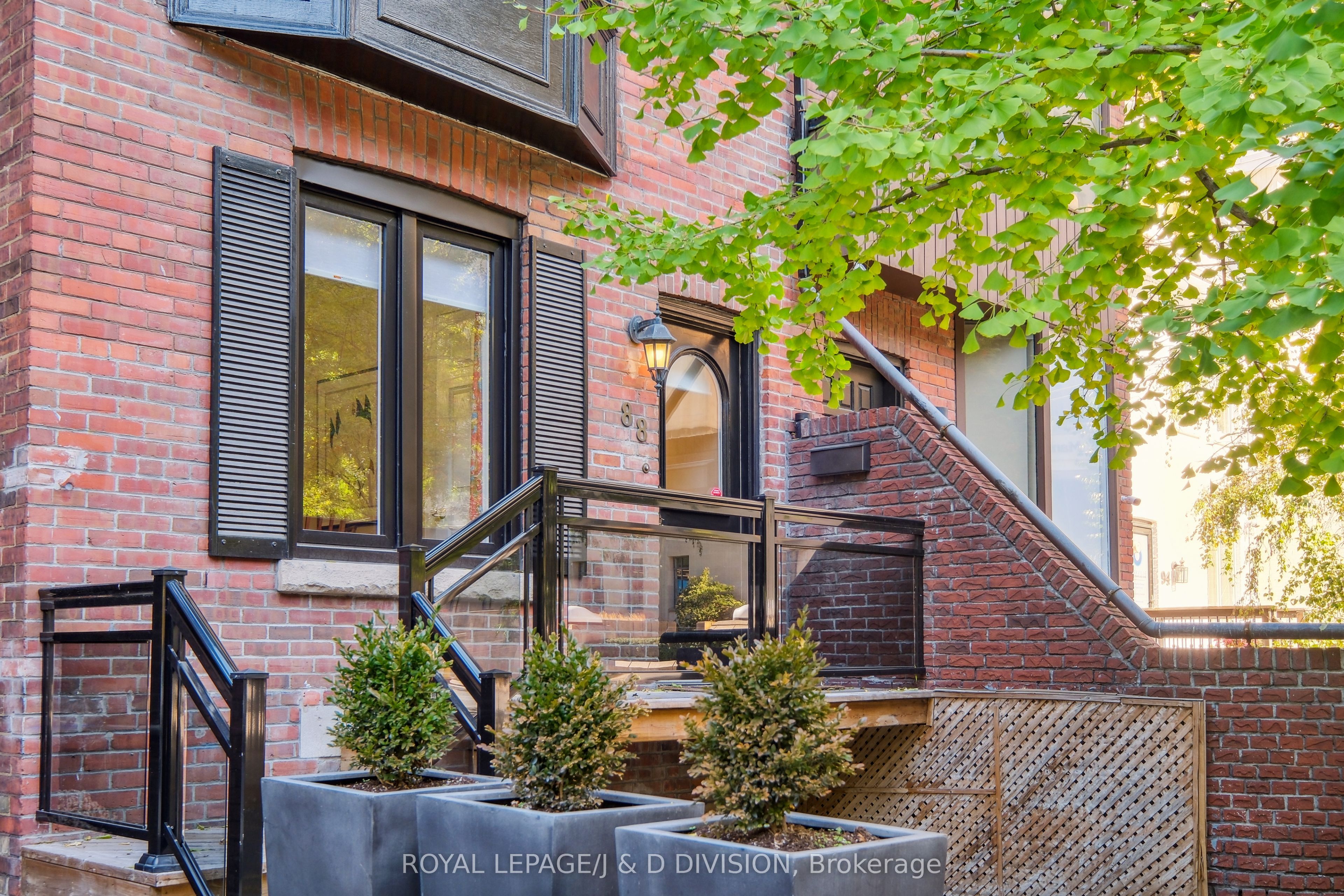 88 Asquith Avenue, Toronto, ON, M4W 1J8