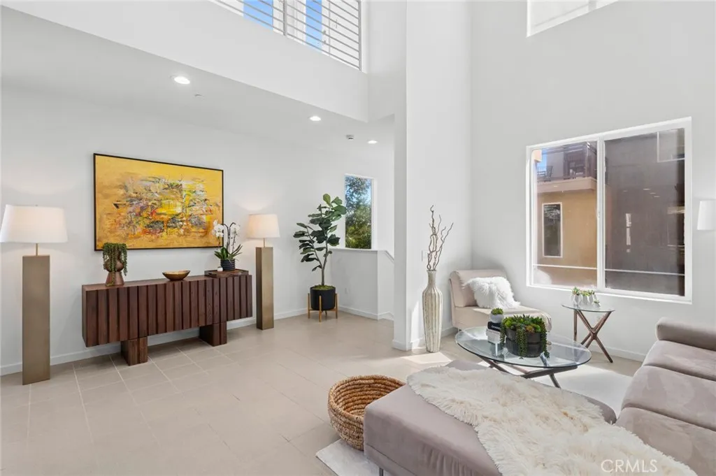 555 Rockefeller, Irvine, CA 92612 photo 5