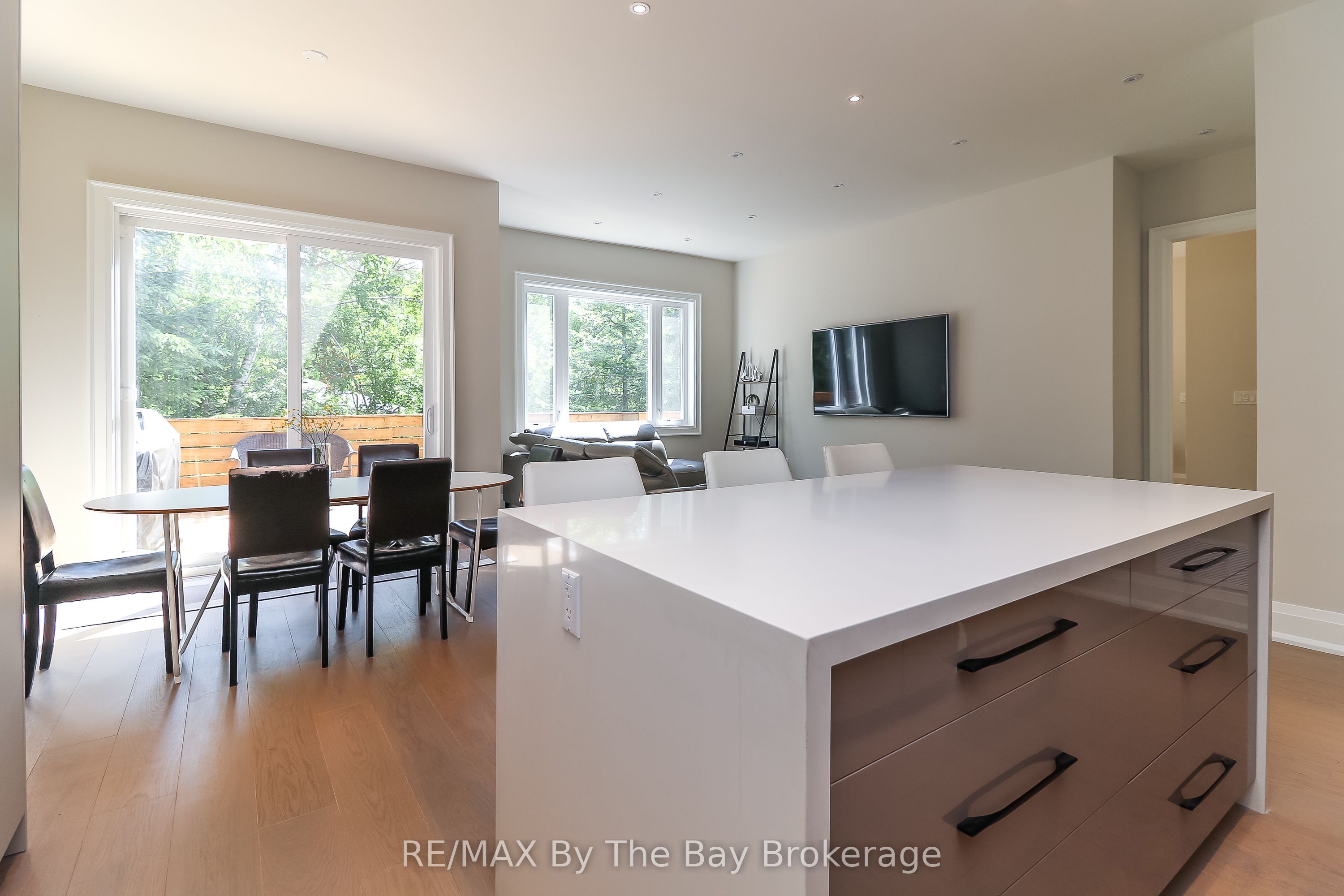 Additional image 4 of 35 48th Street N, Wasaga Beach, ON, L9Z 1Y3
