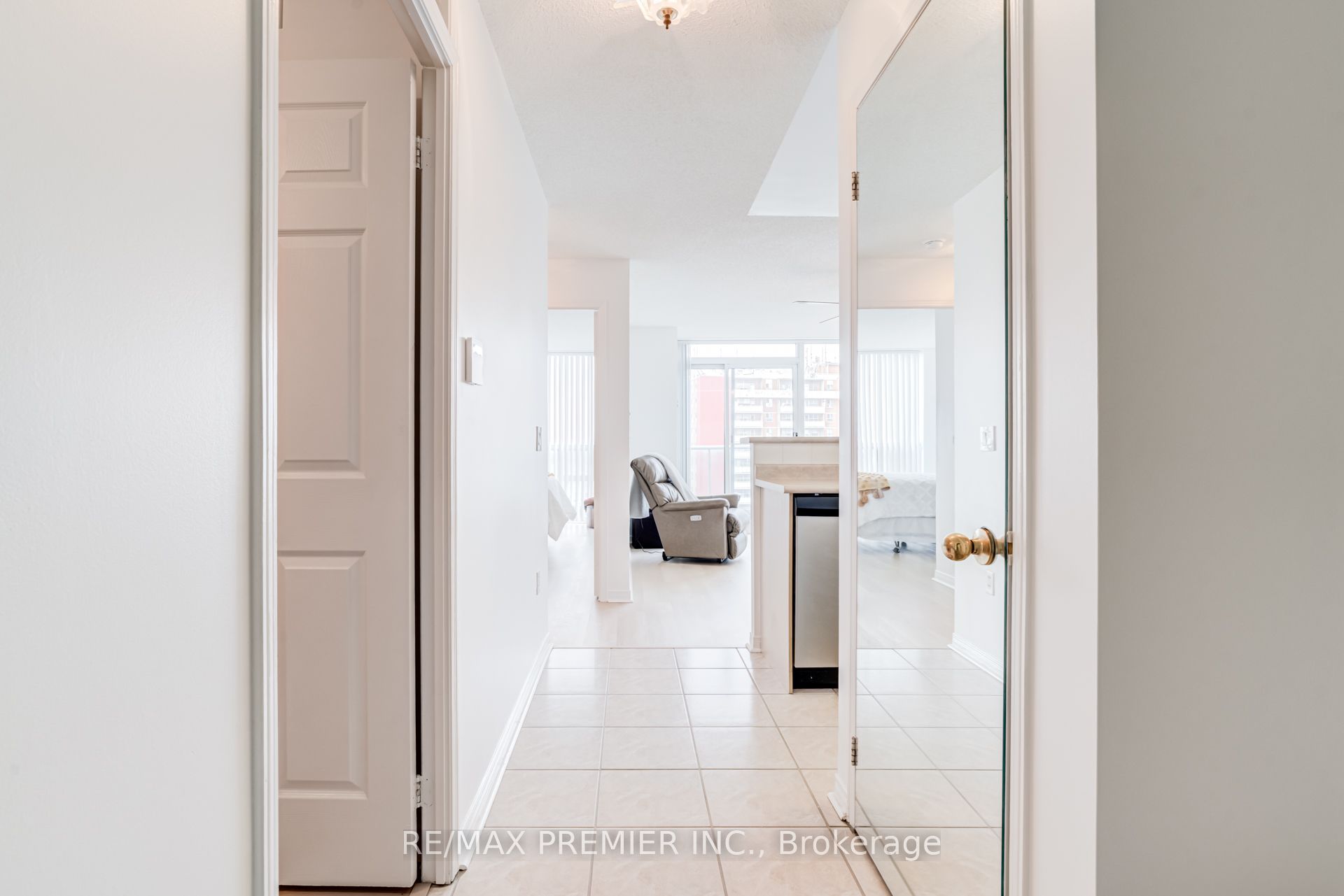 Additional image 5 of PH06-15 Michael Power Place, Toronto, ON, M9A 5G4