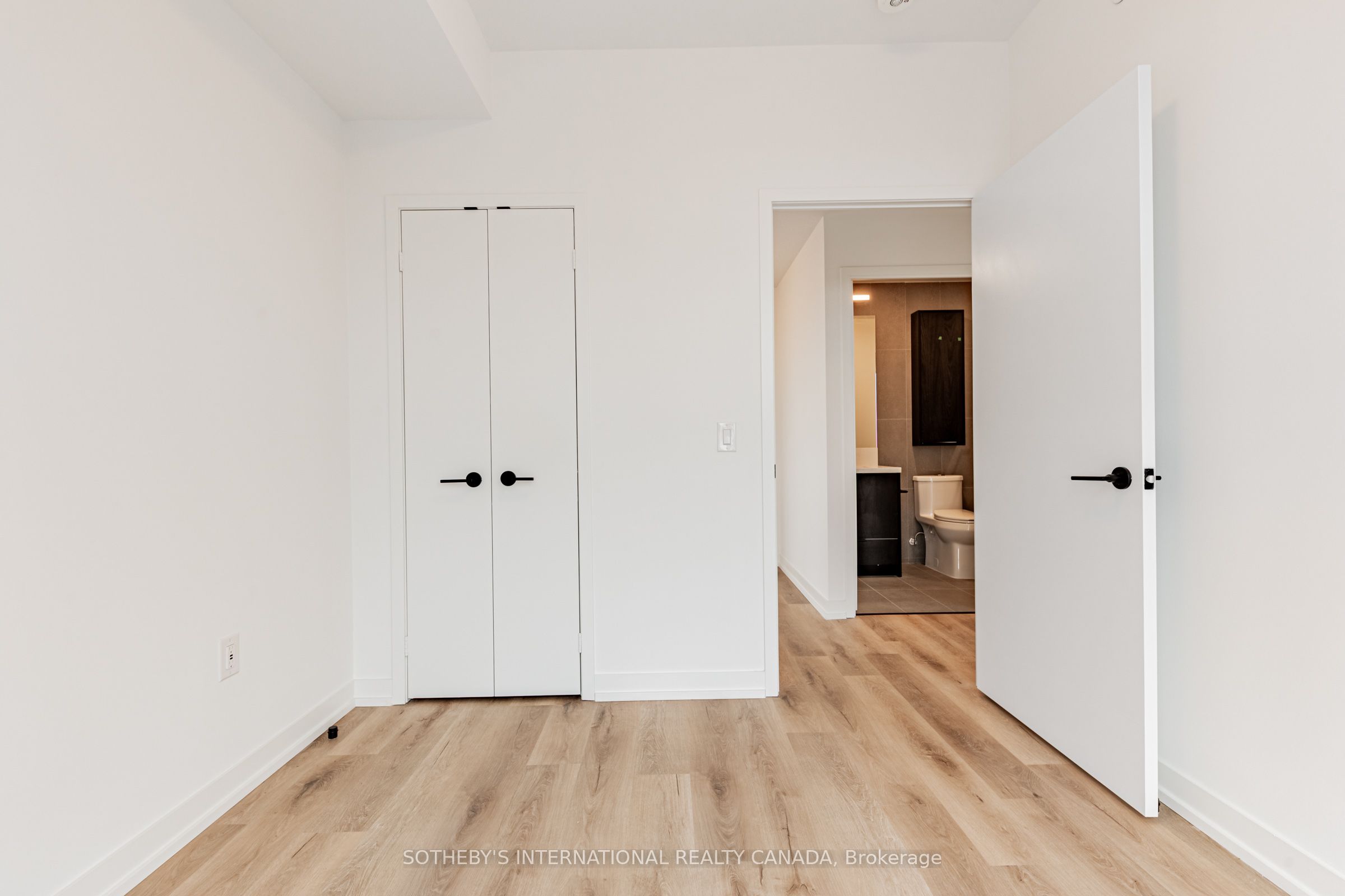 Additional image 6 of 608-5 York Garden Way, Toronto, ON, M6A 2V1