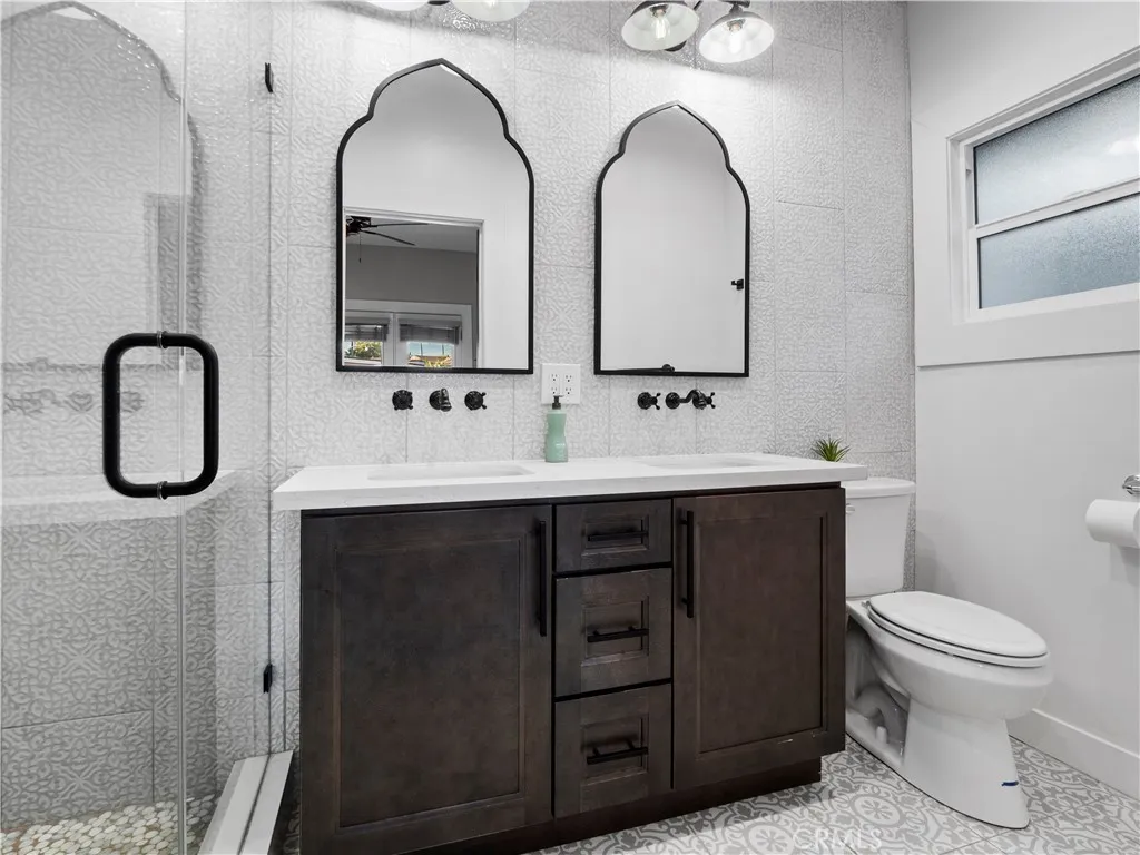 Additional image 10 of 2330 W 29th Place, Los Angeles, CA 90018