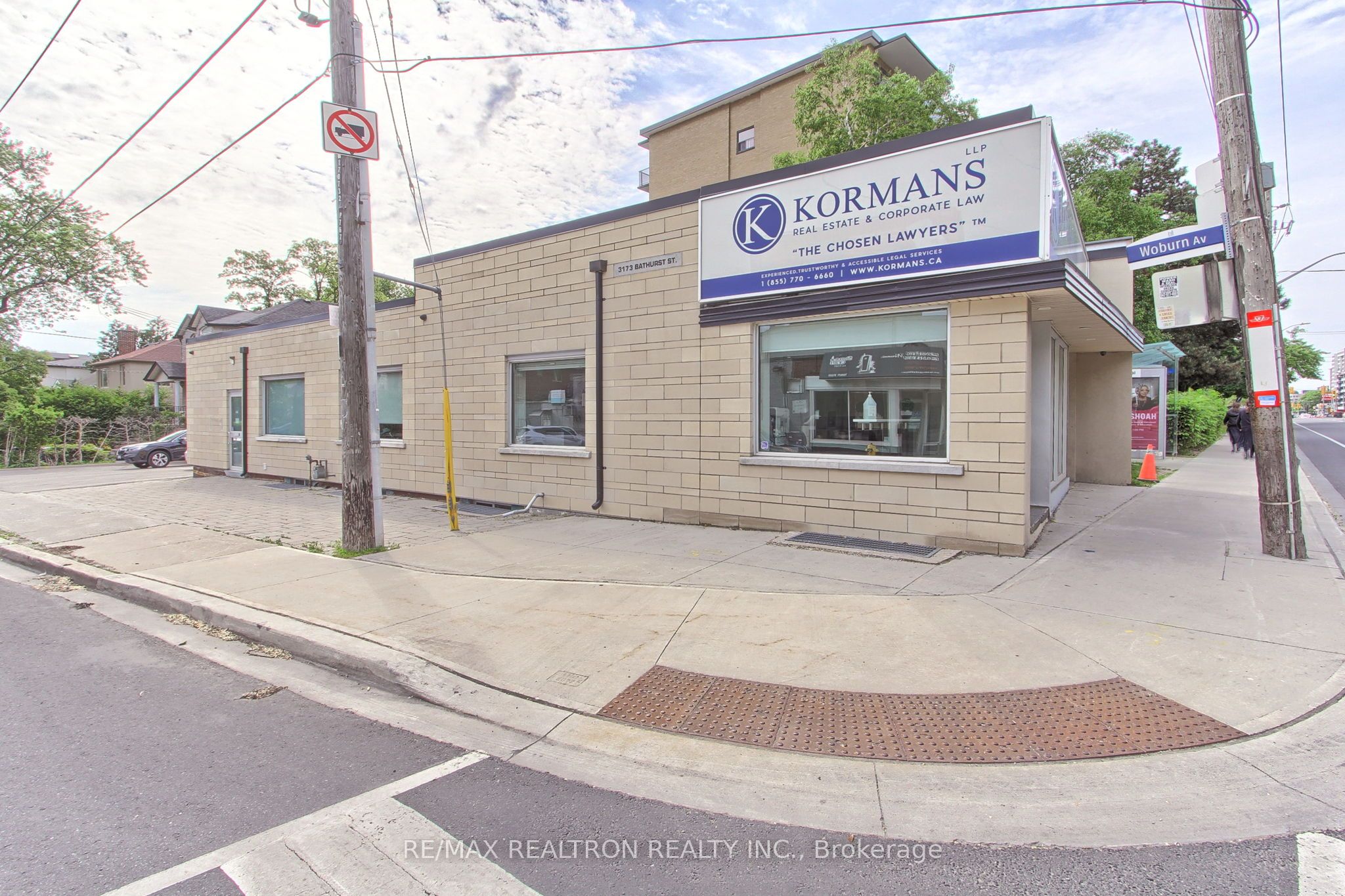 Additional image 3 of Main Floor-3173 Bathurst Street, Toronto, ON, M6A 2B1