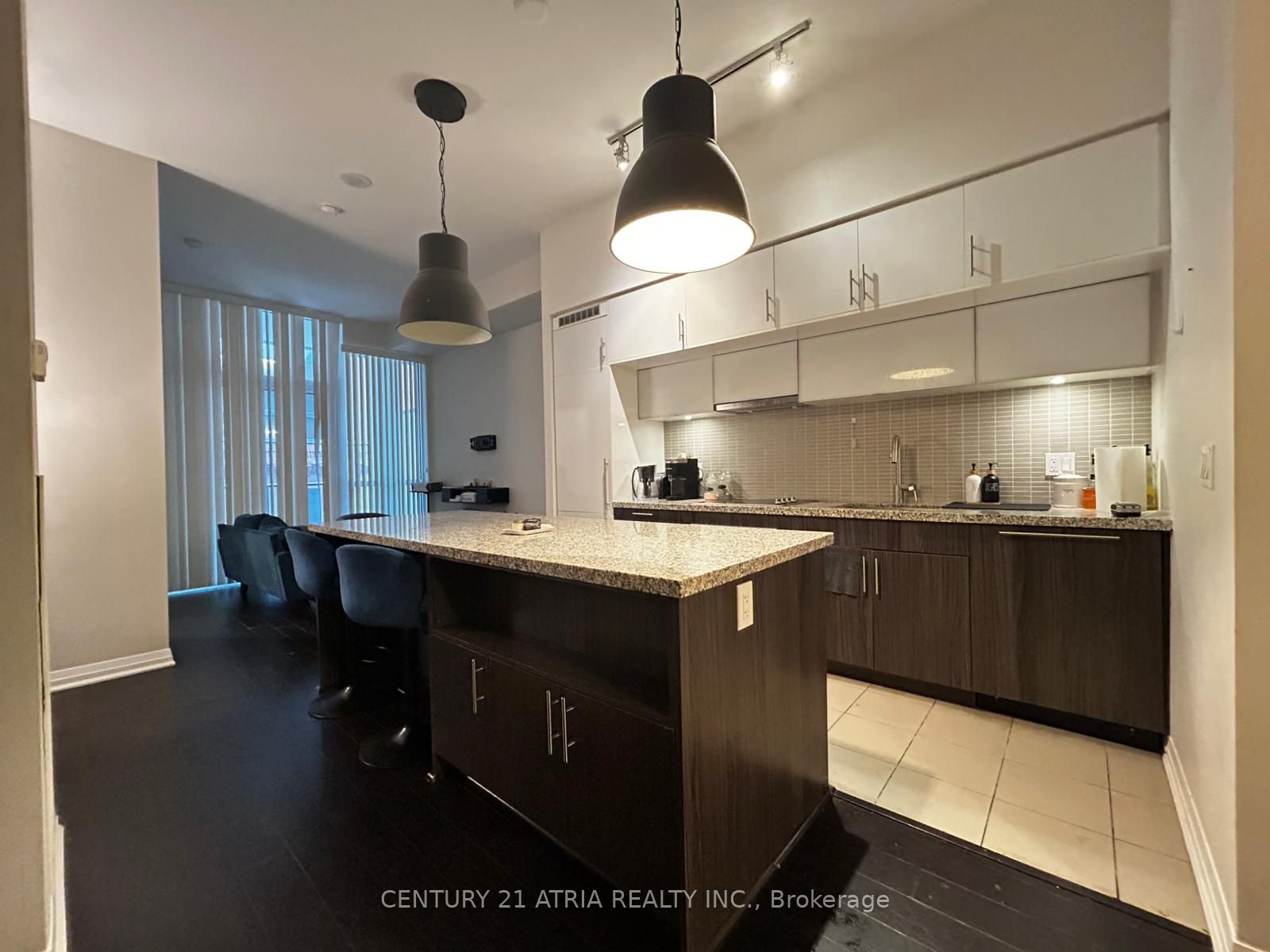 Additional image 2 of 215-8 Mercer Street, Toronto, ON, M5V 1H3