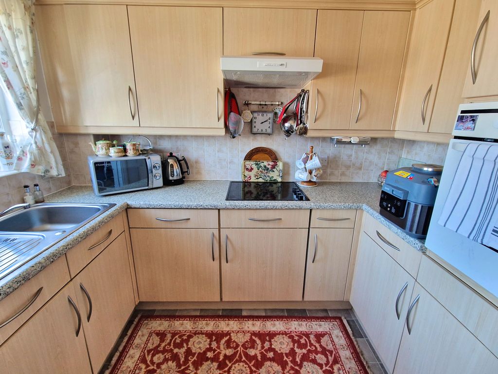 Additional image 5 of 1 bed property for saleStoneleigh Court, John Street, Porthcawl CF36