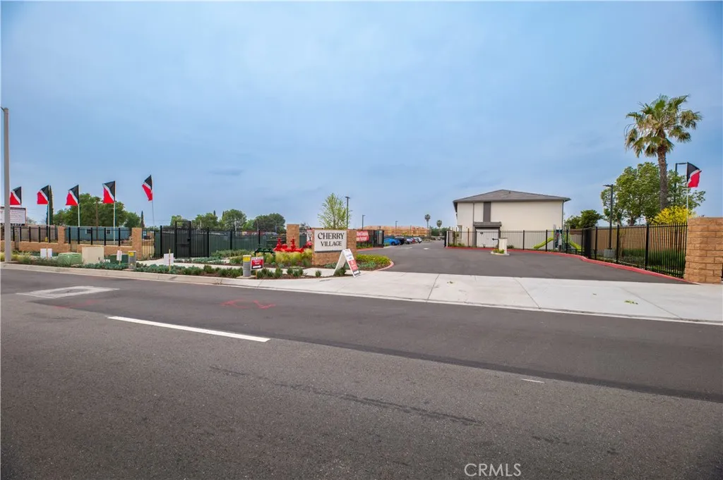 14405 Maraschino Ave, Fontana, CA 92335