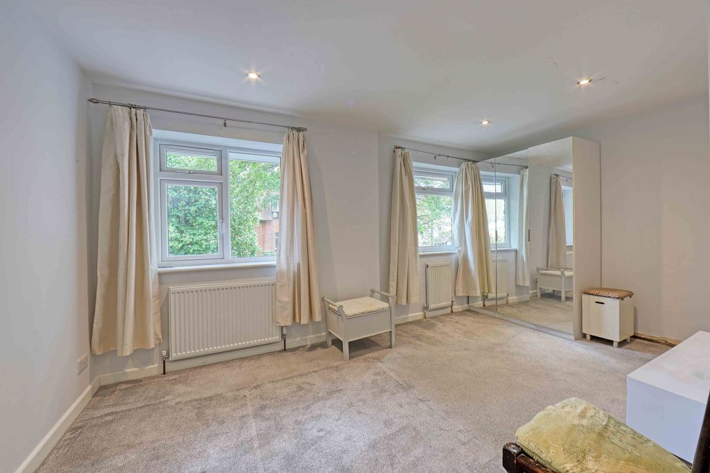 Additional image 11 of 4 bed semi-detached house for saleRay Park Road, Maidenhead SL6