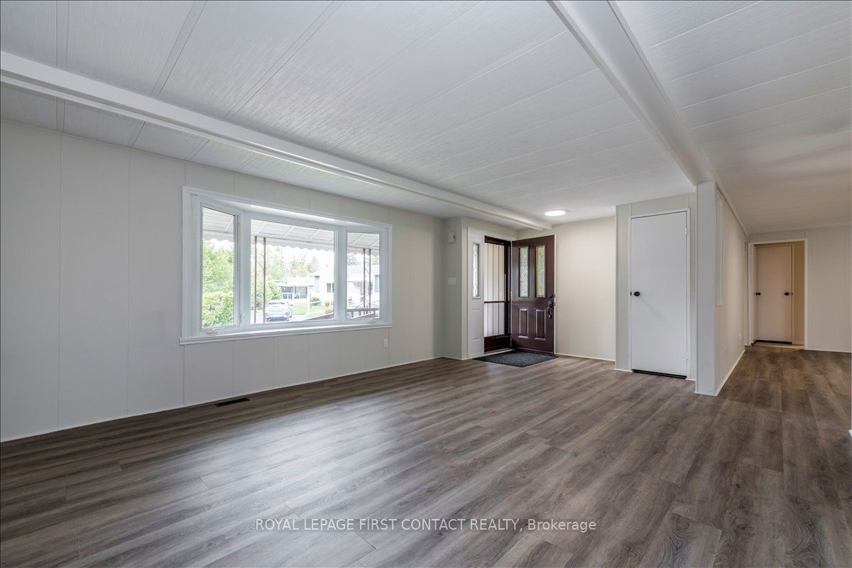 13 Honeysuckle Lane, Innisfil, ON, L9S 1M5 photo 3