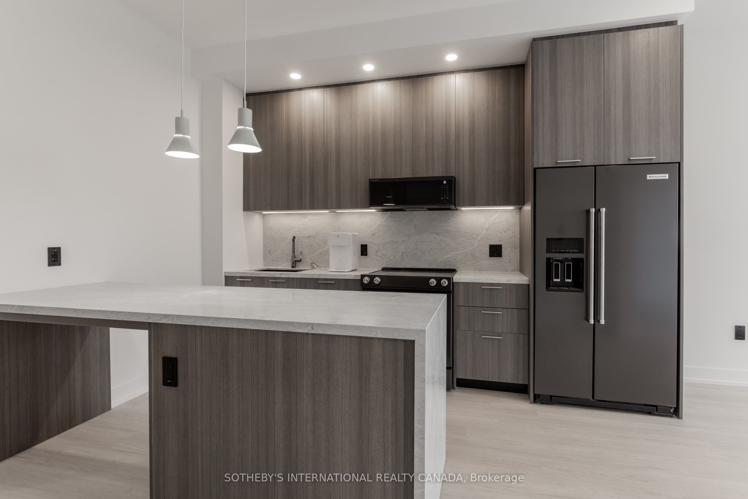 Additional image 2 of 505-31 York Garden Way, Toronto, ON, M6A 2V1