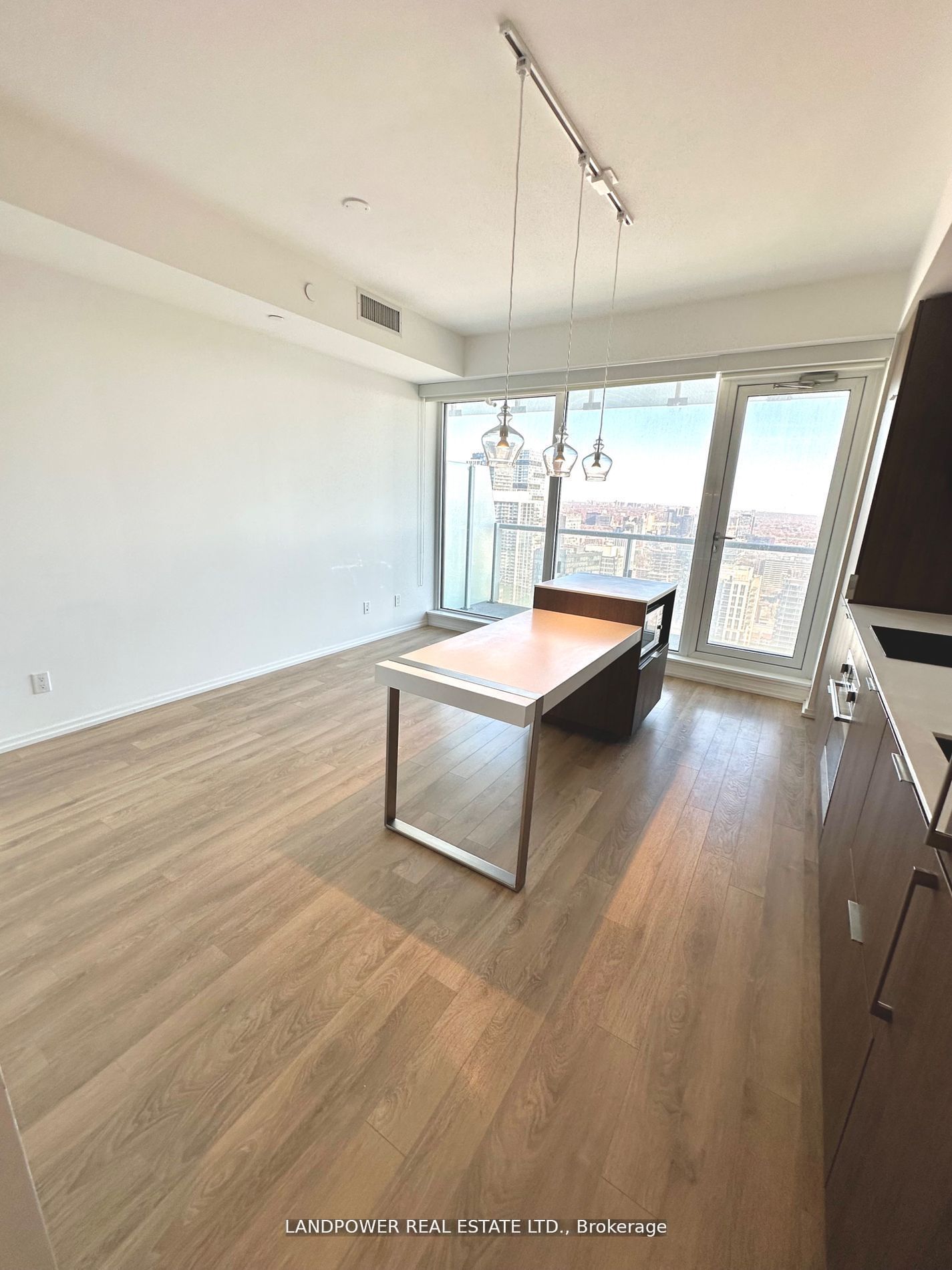 Additional image 4 of 3303-197 Yonge Street, Toronto, ON, M5B 0C1
